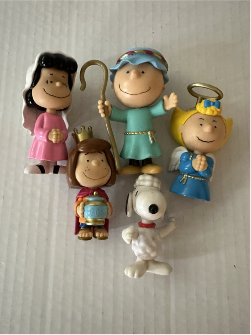 Peanuts Nativity Figures Set Charlie Brown Christmas Snoopy CHRISTMAS PAGEANT